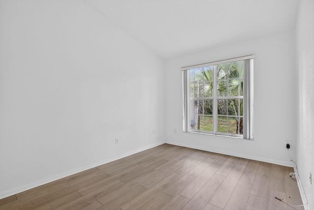 7915 NW 20th Street, Pembroke Pines, FL 33024