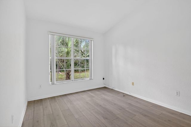 7915 NW 20th Street, Pembroke Pines, FL 33024