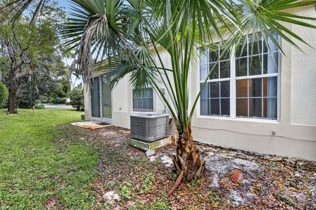 7915 NW 20th Street, Pembroke Pines, FL 33024