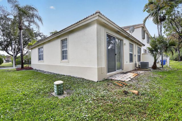 7915 NW 20th Street, Pembroke Pines, FL 33024