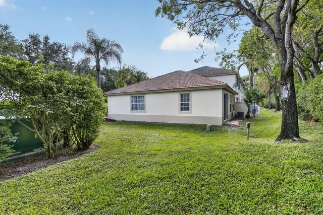 7915 NW 20th Street, Pembroke Pines, FL 33024