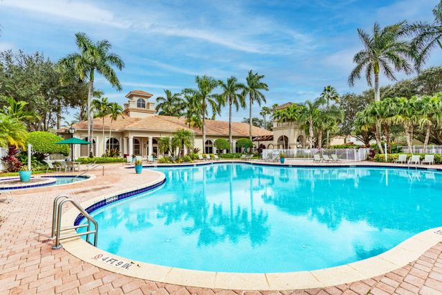 7915 NW 20th Street, Pembroke Pines, FL 33024