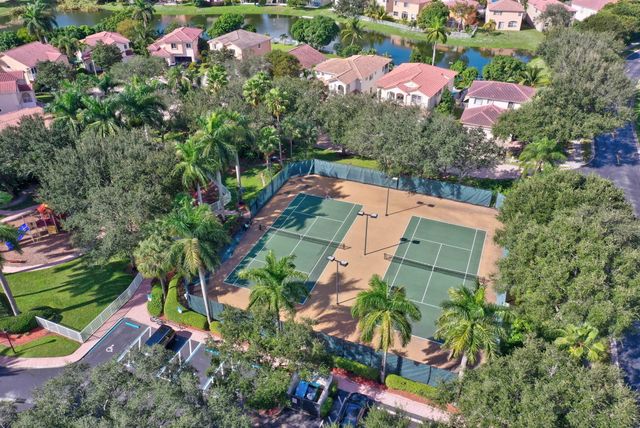 7915 NW 20th Street, Pembroke Pines, FL 33024