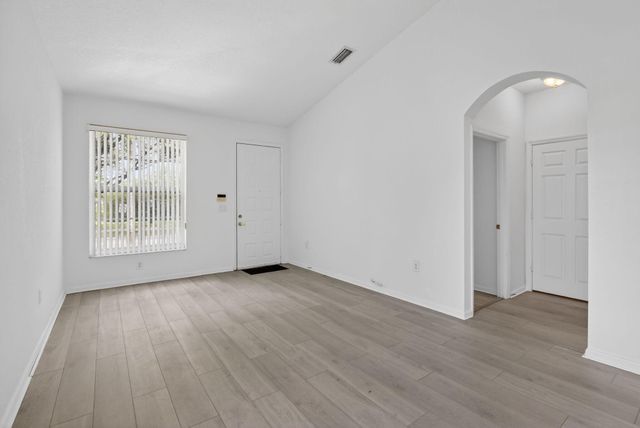 7915 NW 20th Street, Pembroke Pines, FL 33024