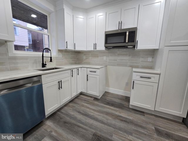 962 CARVER ST, Philadelphia, PA 19124