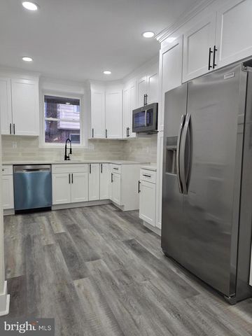 962 CARVER ST, Philadelphia, PA 19124