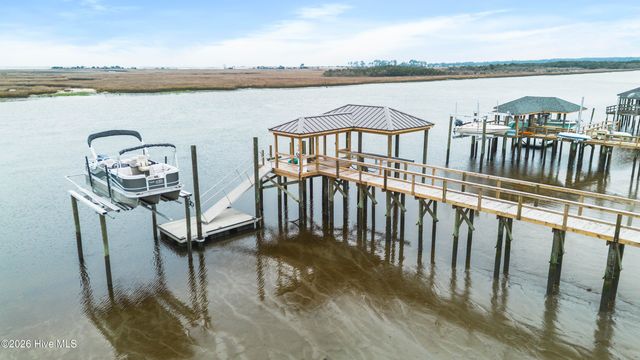 1254 Harbour Gate South SW, Calabash, NC 28467