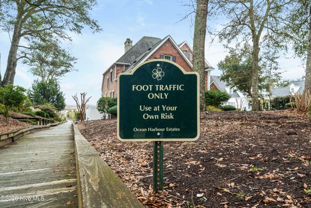 1254 Harbour Gate South SW, Calabash, NC 28467