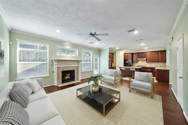 2626 Couch Street, Houston, TX 77008