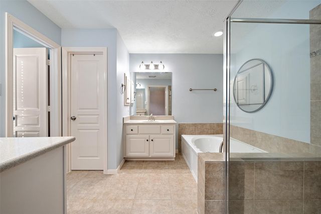 2626 Couch Street, Houston, TX 77008