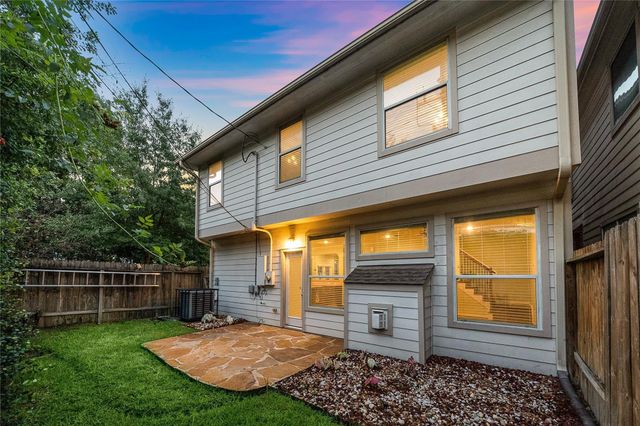 2626 Couch Street, Houston, TX 77008