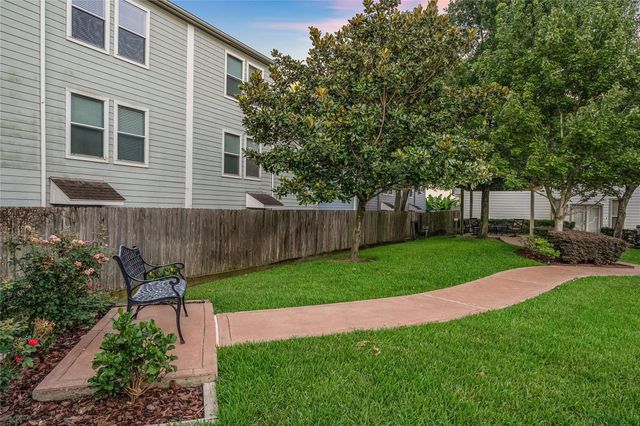 2626 Couch Street, Houston, TX 77008