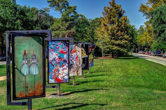 2626 Couch Street, Houston, TX 77008