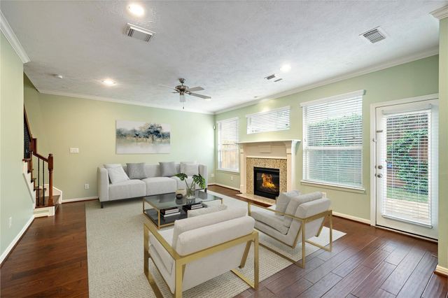 2626 Couch Street, Houston, TX 77008