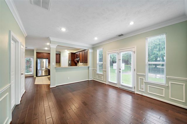 2626 Couch Street, Houston, TX 77008