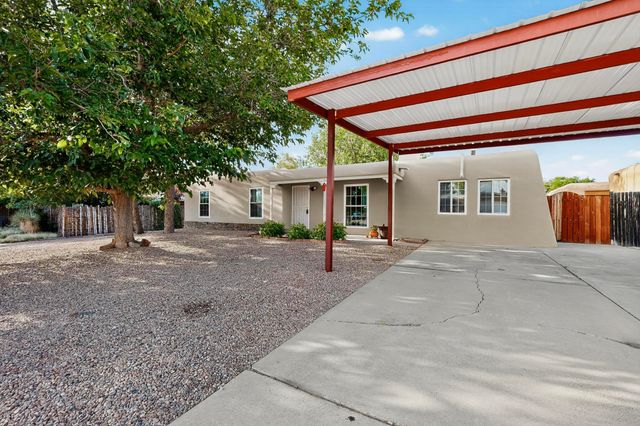 2551 Camino Cabestro, Santa Fe, NM 87505