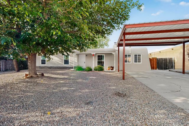 2551 Camino Cabestro, Santa Fe, NM 87505