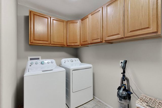 2551 Camino Cabestro, Santa Fe, NM 87505