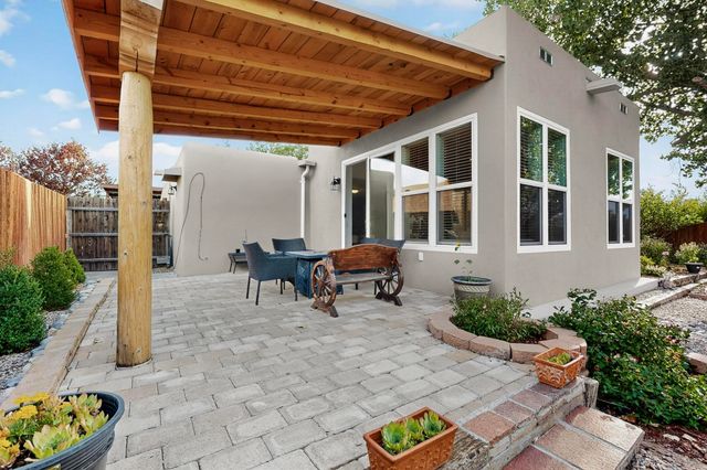 2551 Camino Cabestro, Santa Fe, NM 87505