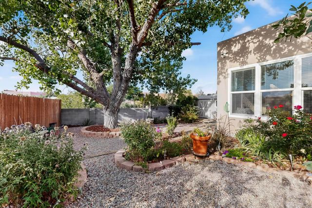 2551 Camino Cabestro, Santa Fe, NM 87505