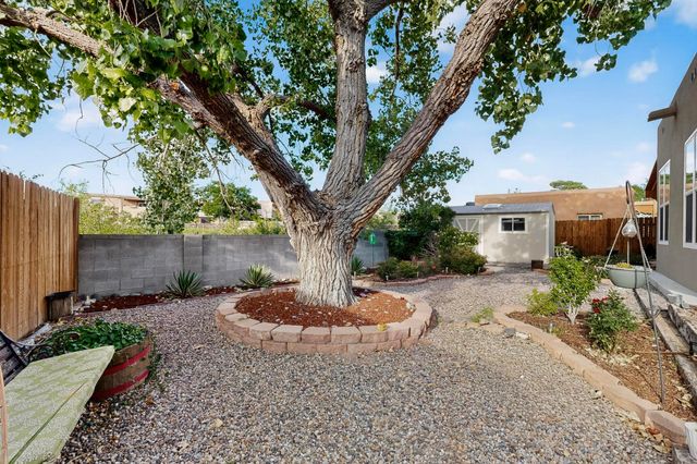 2551 Camino Cabestro, Santa Fe, NM 87505