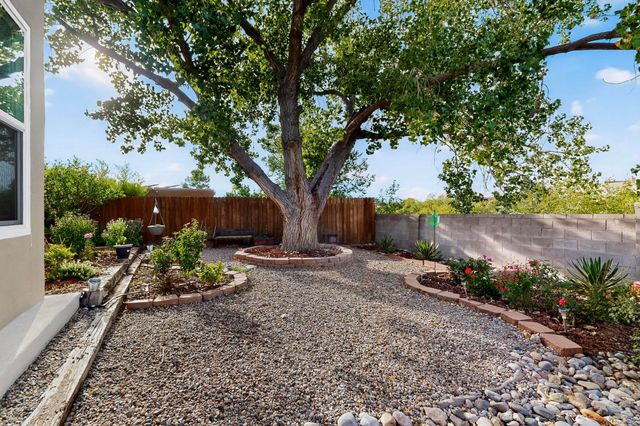 2551 Camino Cabestro, Santa Fe, NM 87505