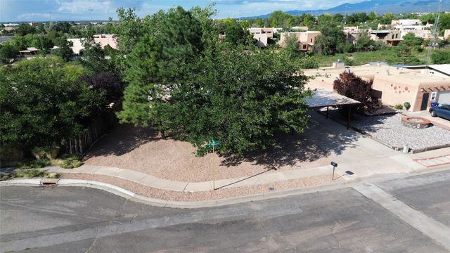 2551 Camino Cabestro, Santa Fe, NM 87505