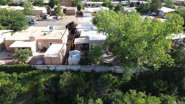 2551 Camino Cabestro, Santa Fe, NM 87505