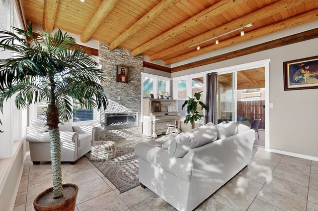 2551 Camino Cabestro, Santa Fe, NM 87505