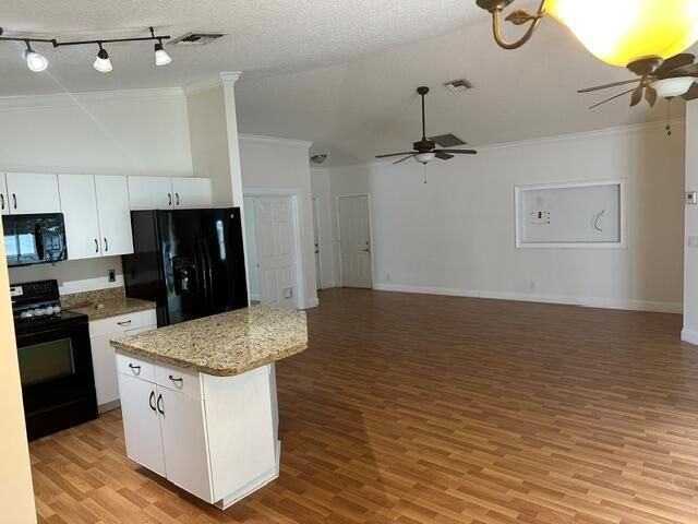 1042 NW 6th Avenue, Boynton Beach, FL 33426