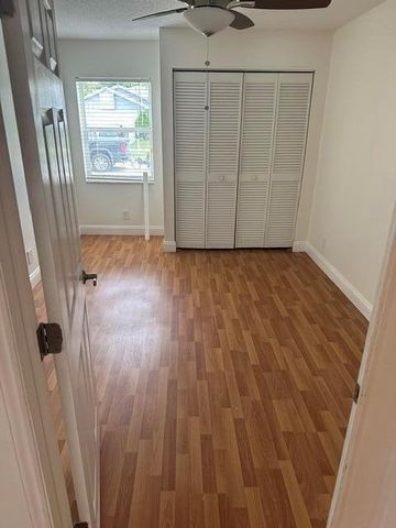 1042 NW 6th Avenue, Boynton Beach, FL 33426