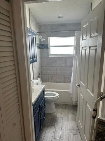 1042 NW 6th Avenue, Boynton Beach, FL 33426