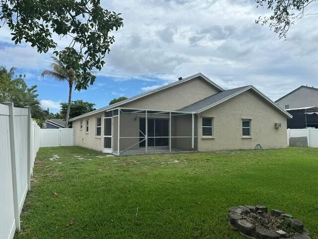 1042 NW 6th Avenue, Boynton Beach, FL 33426