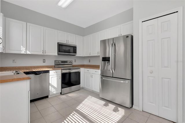 34902 TEEVIEW LANE, Zephyrhills, FL 33541