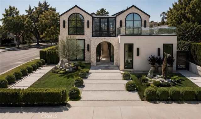 2055 Parnell, Los Angeles, CA 90025