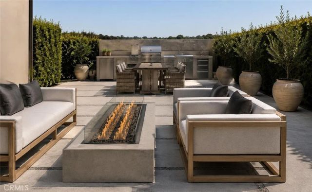 2055 Parnell, Los Angeles, CA 90025
