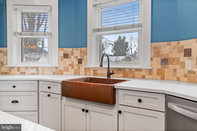 4303 NEWBURG RD, Bethlehem, PA 18020