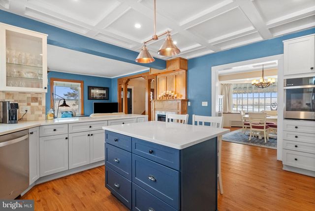 4303 NEWBURG RD, Bethlehem, PA 18020