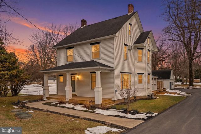 4303 NEWBURG RD, Bethlehem, PA 18020