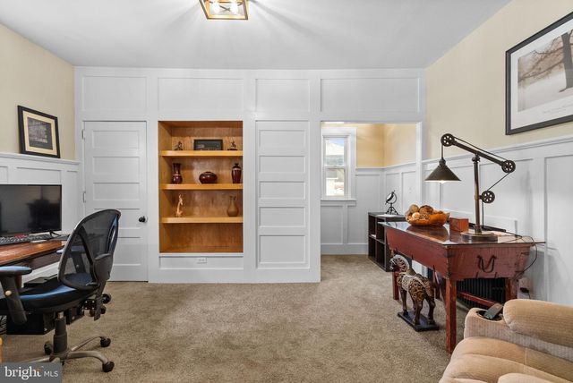 4303 NEWBURG RD, Bethlehem, PA 18020