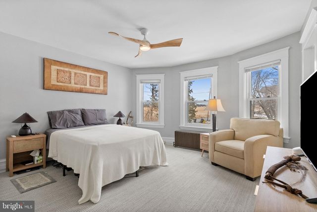 4303 NEWBURG RD, Bethlehem, PA 18020