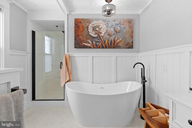 4303 NEWBURG RD, Bethlehem, PA 18020