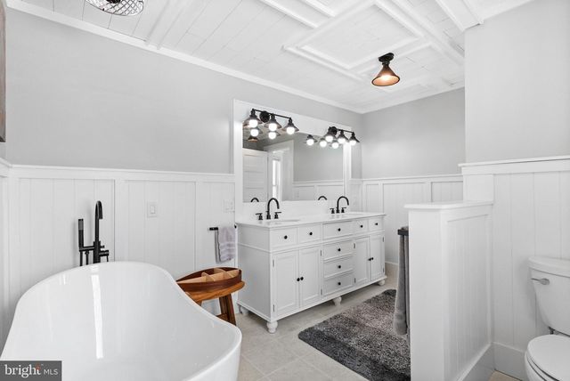 4303 NEWBURG RD, Bethlehem, PA 18020