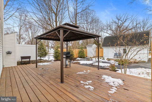 4303 NEWBURG RD, Bethlehem, PA 18020