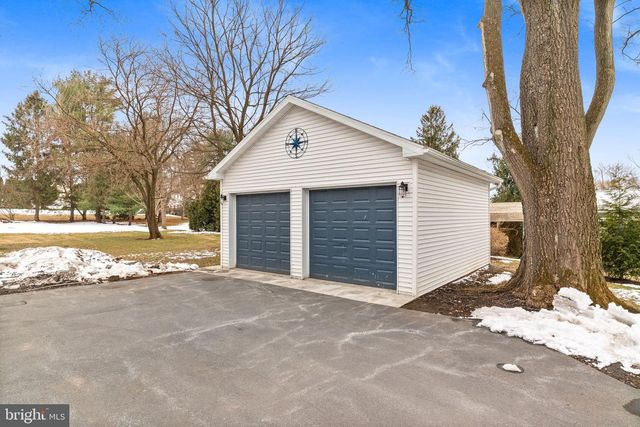 4303 NEWBURG RD, Bethlehem, PA 18020