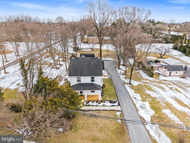 4303 NEWBURG RD, Bethlehem, PA 18020