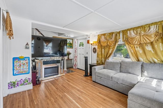 638 Boston St, Lynn, MA 01905