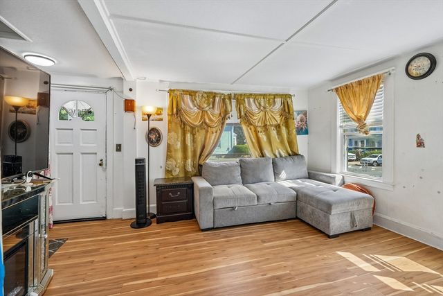 638 Boston St, Lynn, MA 01905