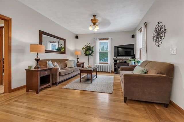 44 Marshall Ave, Cumberland, RI 02864