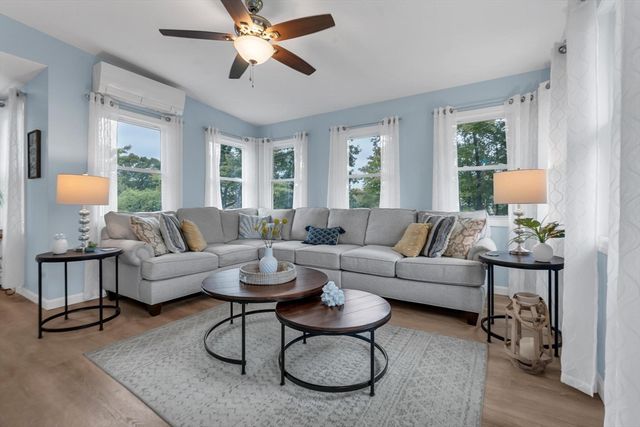 44 Marshall Ave, Cumberland, RI 02864